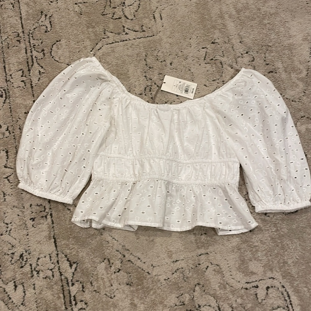 A New Day Puff Sleeve Crop Top - Picture 3 of 11
